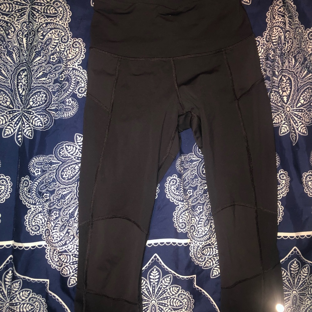**SOLD**Lululemon capris